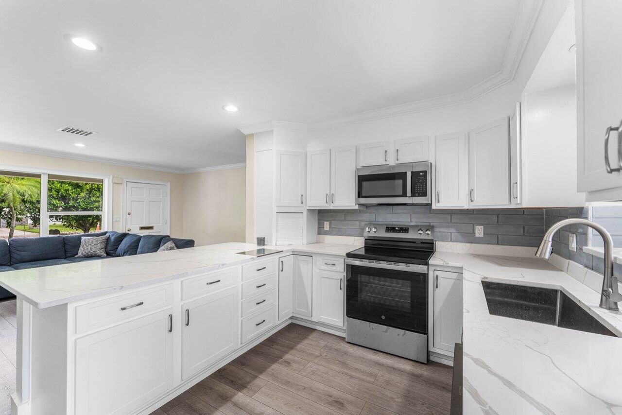 638 Shore Drive, Boynton Beach, FL 33435 Photo