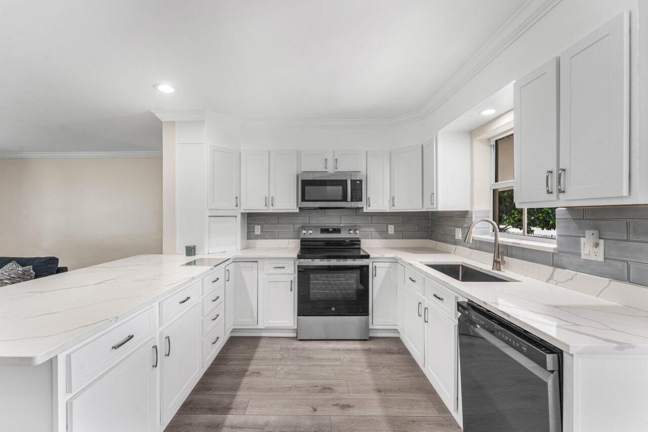 638 Shore Drive, Boynton Beach, FL 33435 Photo