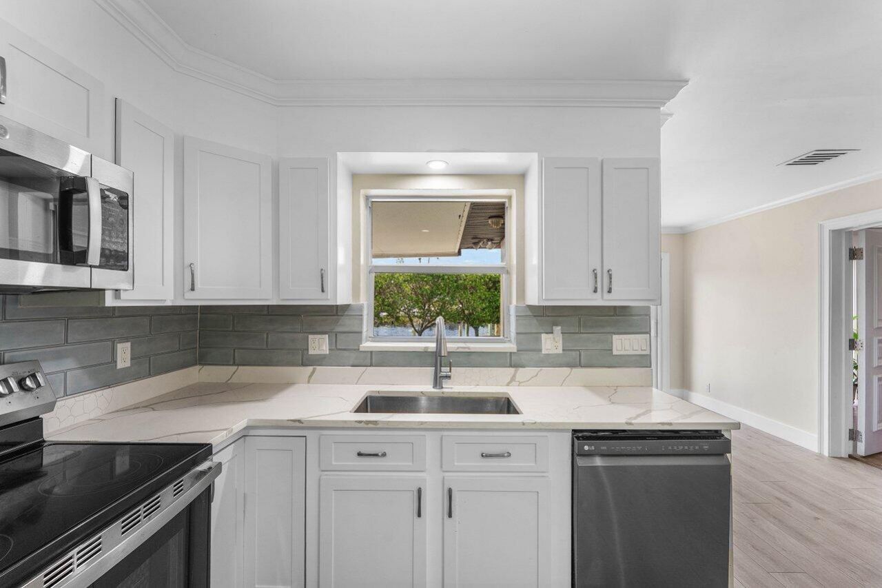 638 Shore Drive, Boynton Beach, FL 33435 Photo