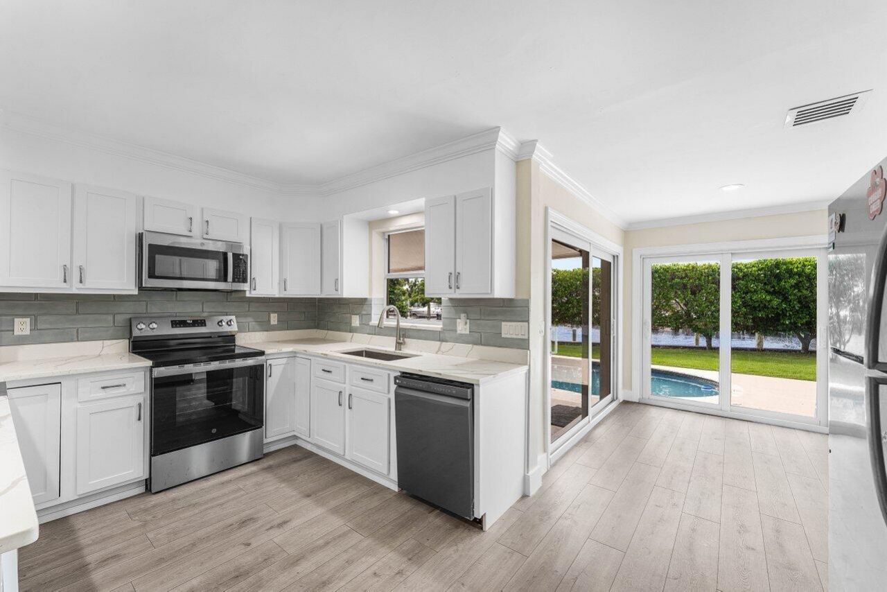 638 Shore Drive, Boynton Beach, FL 33435 Photo