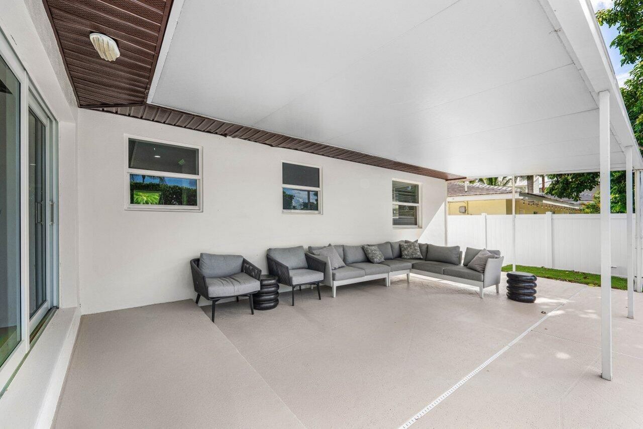 638 Shore Drive, Boynton Beach, FL 33435 Photo