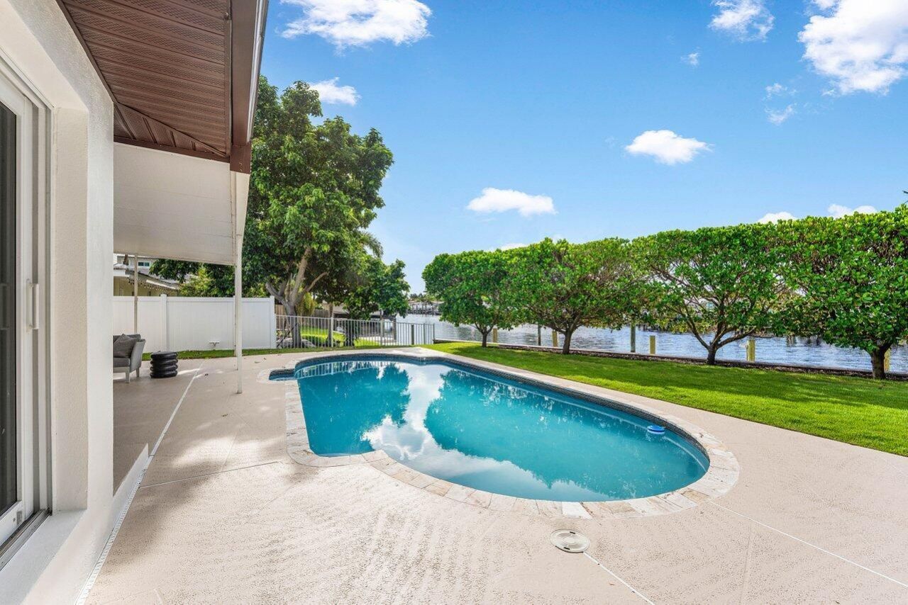 638 Shore Drive, Boynton Beach, FL 33435 Photo