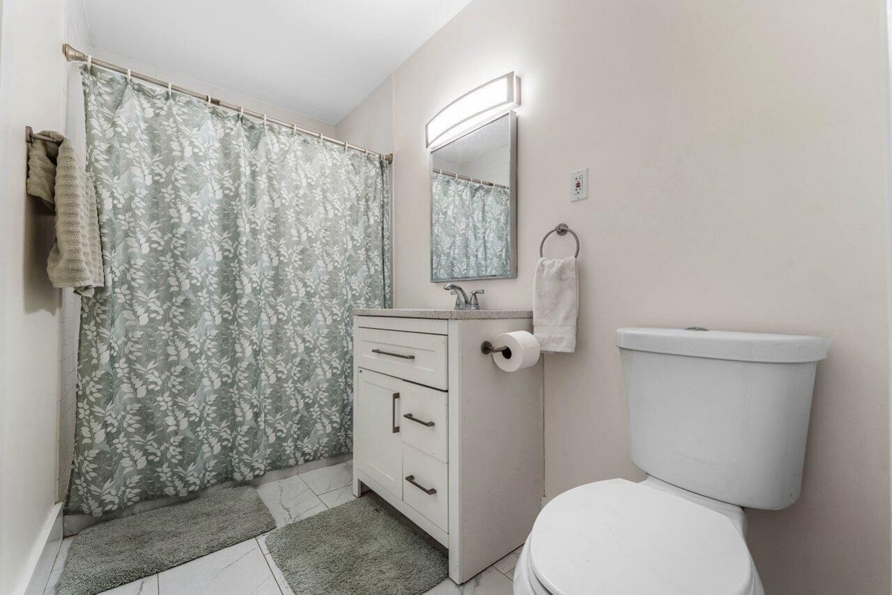 638 Shore Drive, Boynton Beach, FL 33435 Photo