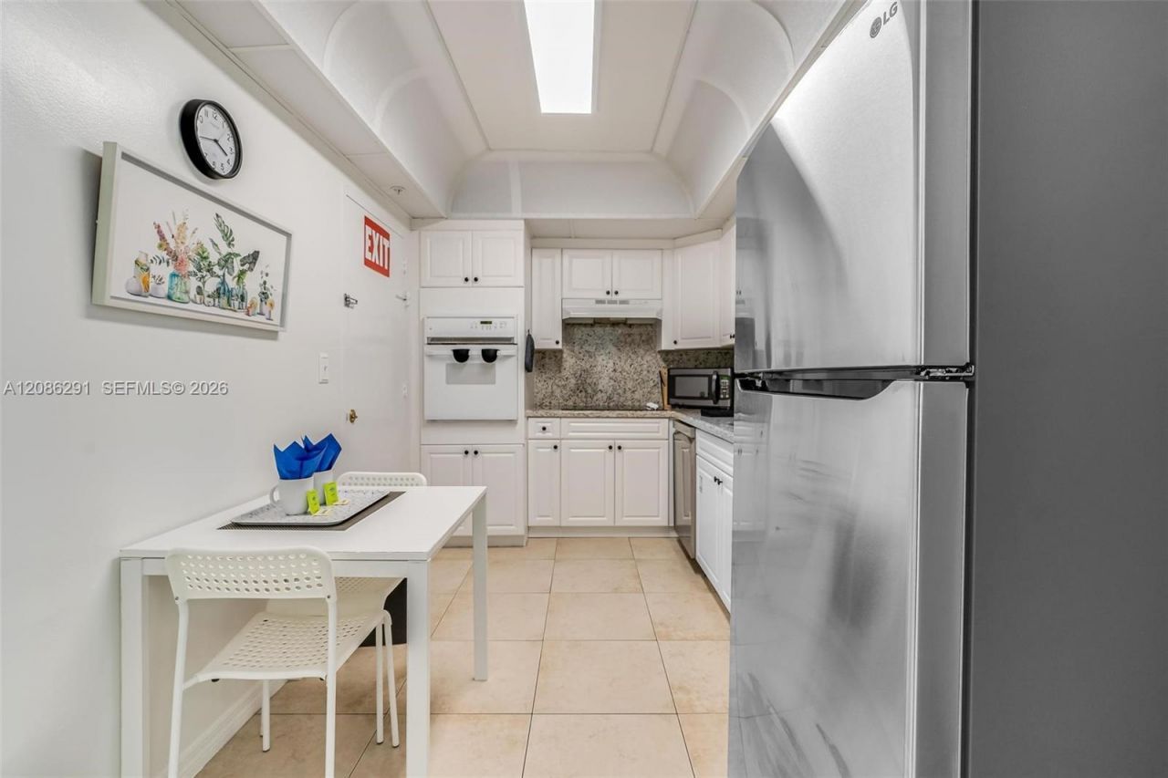 3801 S Ocean Dr, Unit 9T, Hollywood, FL 33019 Photo