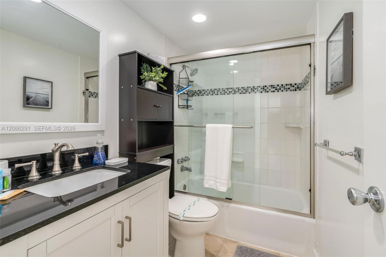 3801 S Ocean Dr, Unit 9T, Hollywood, FL 33019 Photo