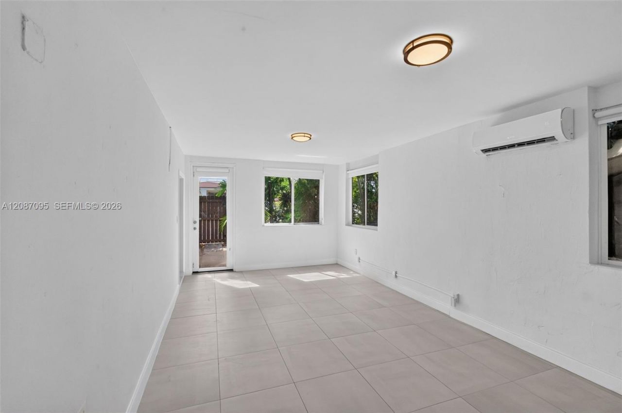 1055 SW 12th St, Unit 1, Miami, FL 33129 Photo