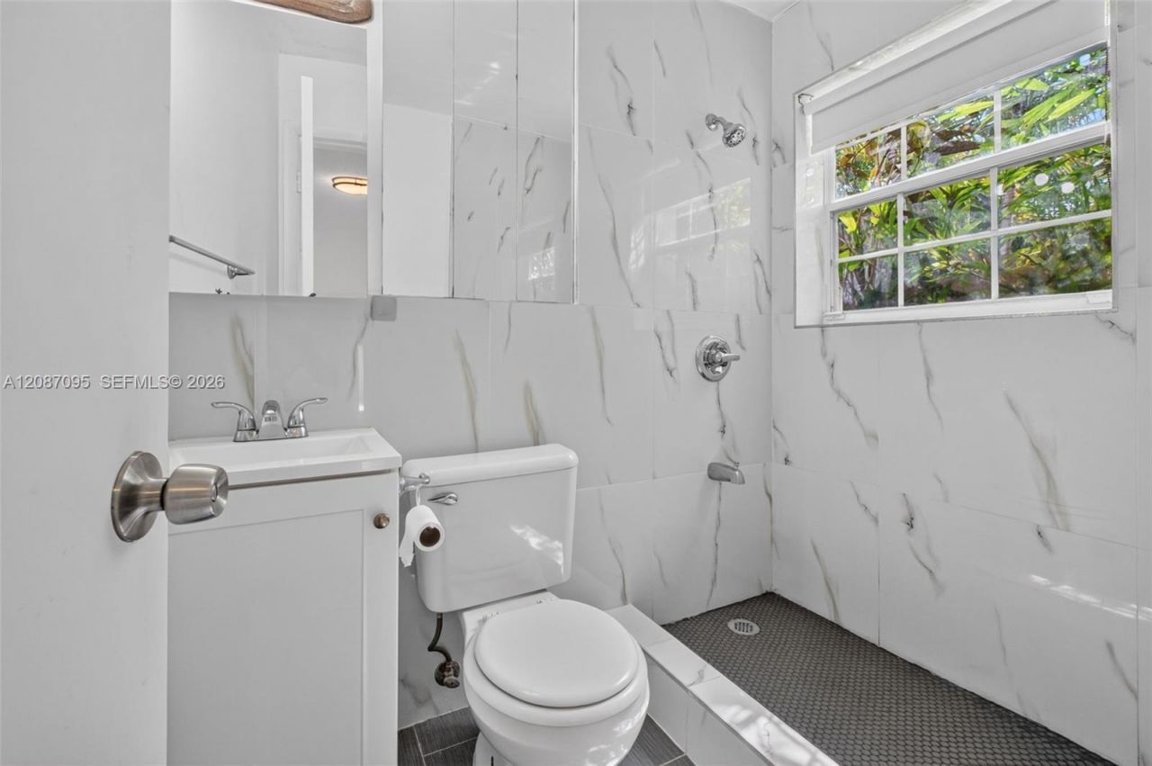 1055 SW 12th St, Unit 1, Miami, FL 33129 Photo
