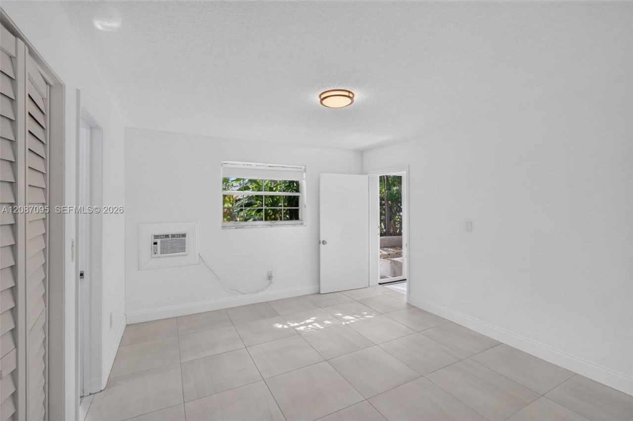 1055 SW 12th St, Unit 1, Miami, FL 33129 Photo