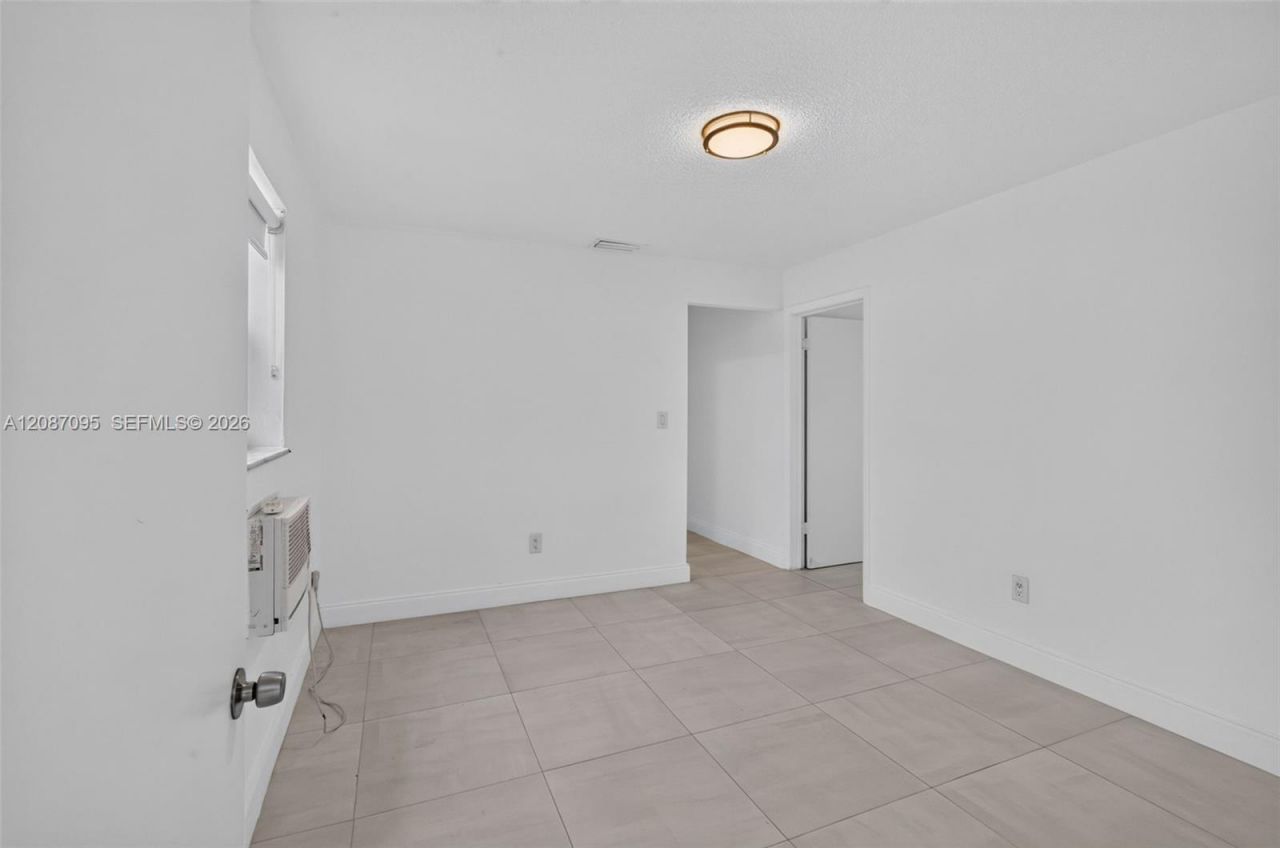 1055 SW 12th St, Unit 1, Miami, FL 33129 Photo