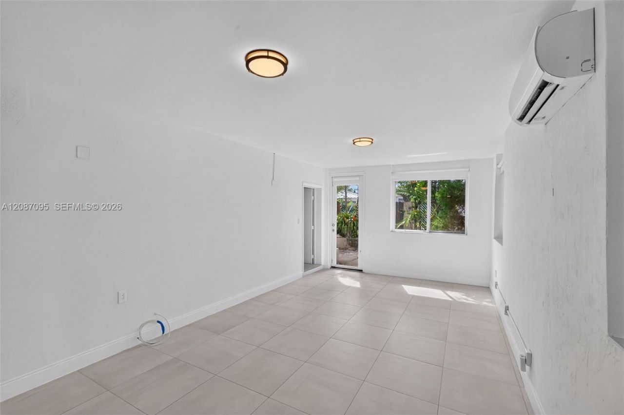 1055 SW 12th St, Unit 1, Miami, FL 33129 Photo