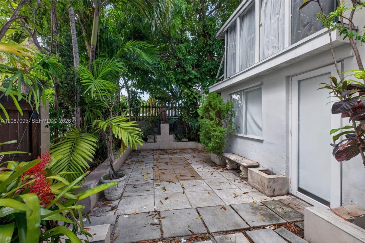 1055 SW 12th St, Unit 1, Miami, FL 33129 Photo
