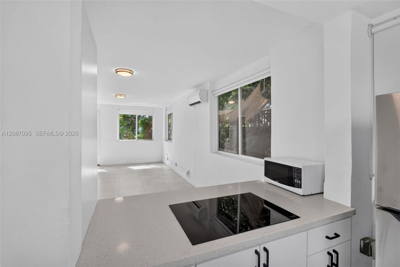 1055 SW 12th St, Unit 1, Miami, FL 33129 Photo