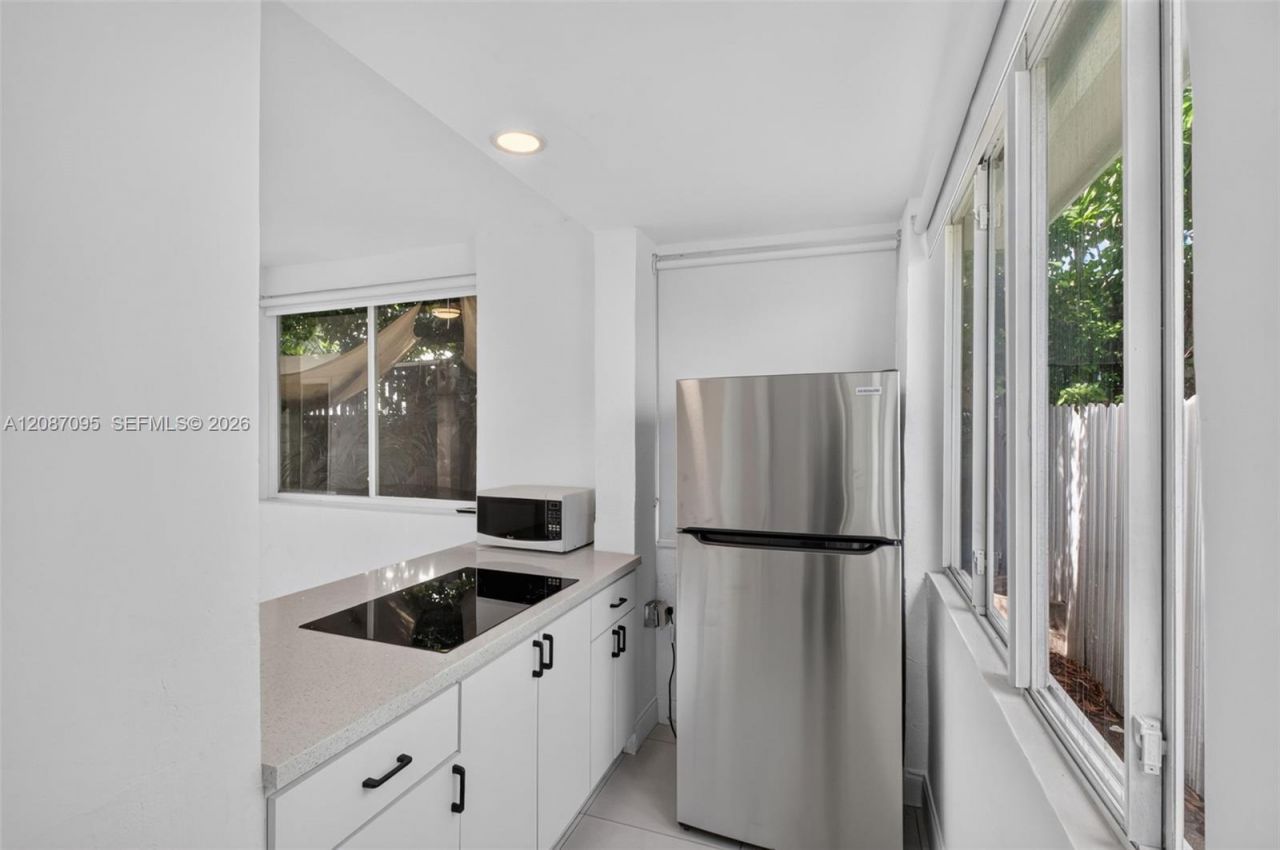 1055 SW 12th St, Unit 1, Miami, FL 33129 Photo