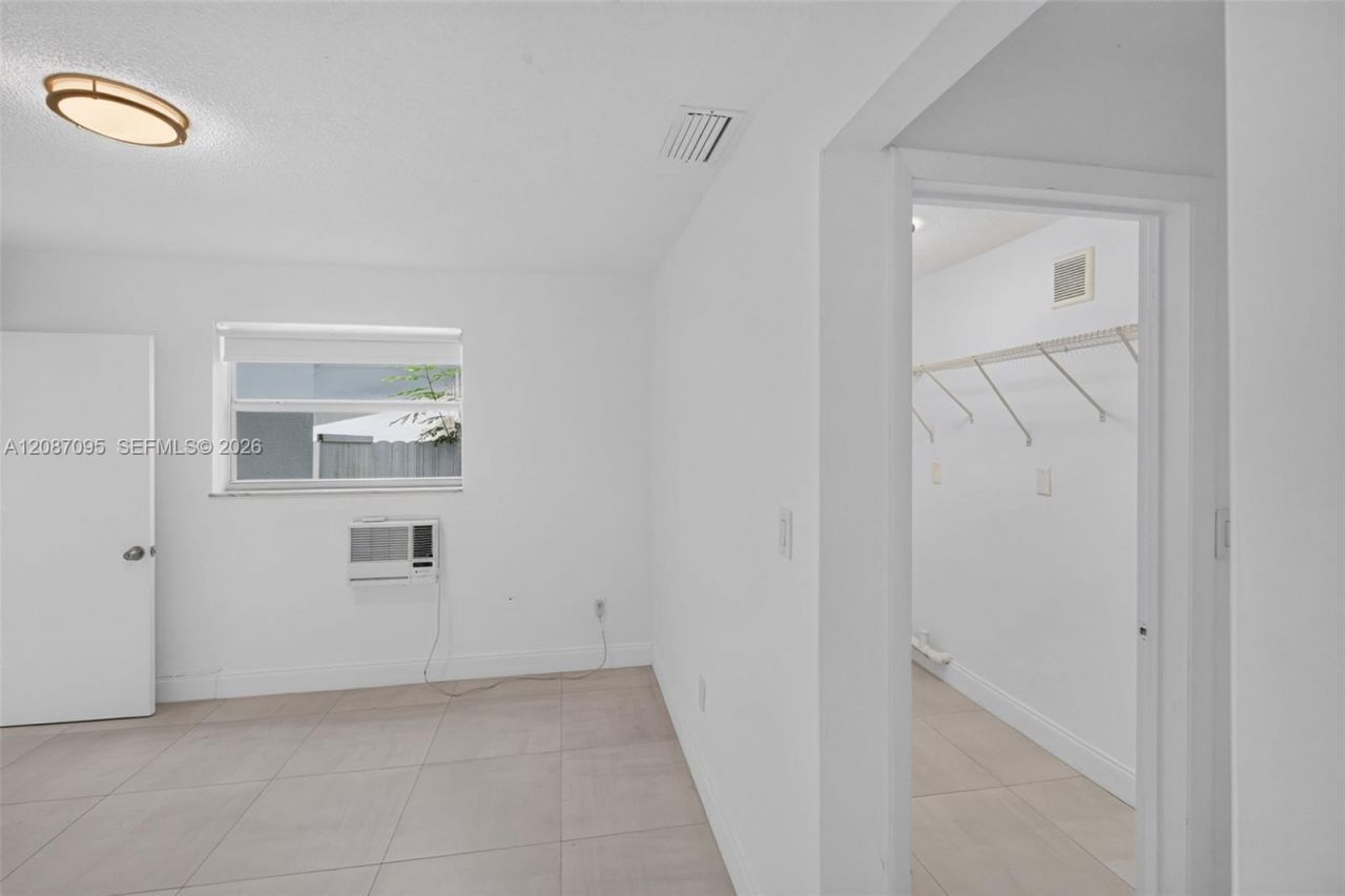1055 SW 12th St, Unit 1, Miami, FL 33129 Photo