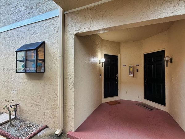 8460 Shadow Ct, Unit 1-4, Coral Springs, FL 33071
