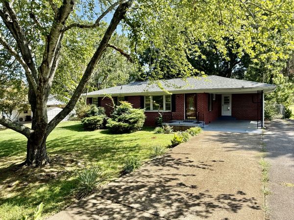 102 Patterson St , Paris, TN 38242
