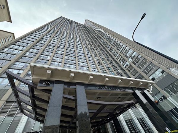 655 W Irving Park Road, Unit 1007, Chicago, IL 60613