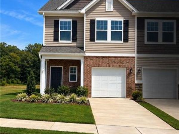 409 Dandelion Court , Mebane, NC 27302
