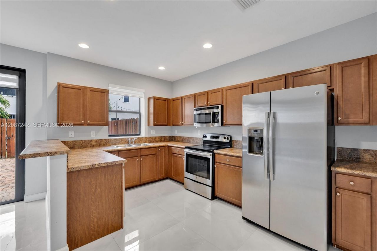 17531 SW 153rd Path, Miami, FL 33187 Photo