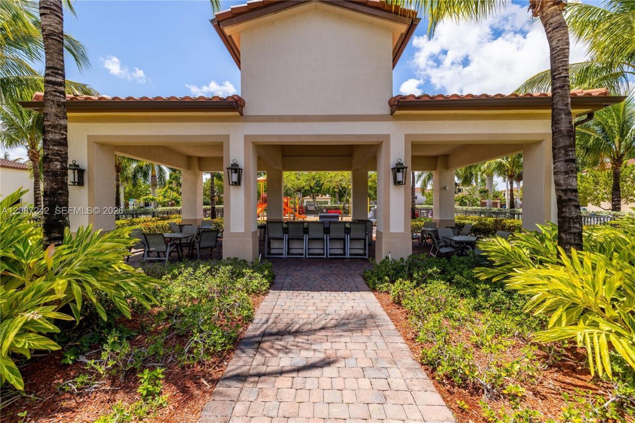 17531 SW 153rd Path, Miami, FL 33187 Photo