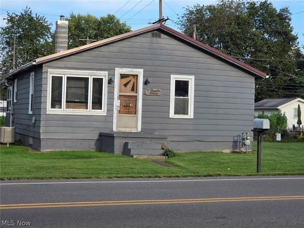 1118 S 6th Street , Coshocton, OH 43812