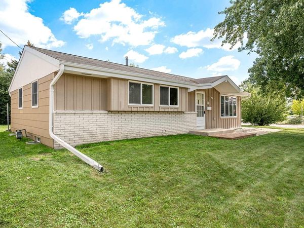 W148N8814 Jefferson AVENUE, Menomonee Falls, WI 53051