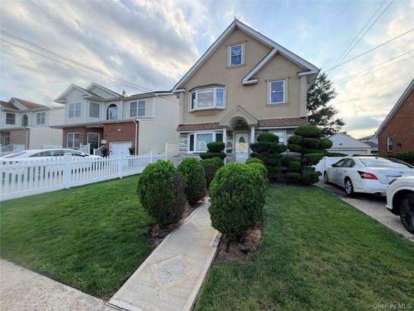 94 Lucille Avenue , Elmont, NY 11003