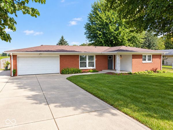 2714 E Woodside Drive , Mooresville, IN 46158