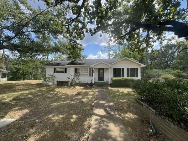 919 Hatchie St., Booneville, MS 38829
