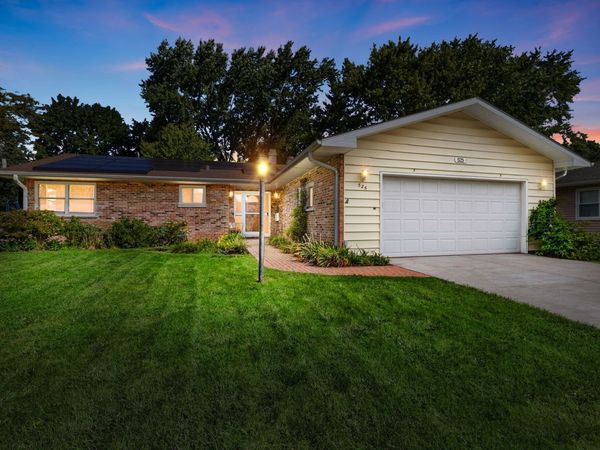 525 Poplar Avenue , Antioch, IL 60002