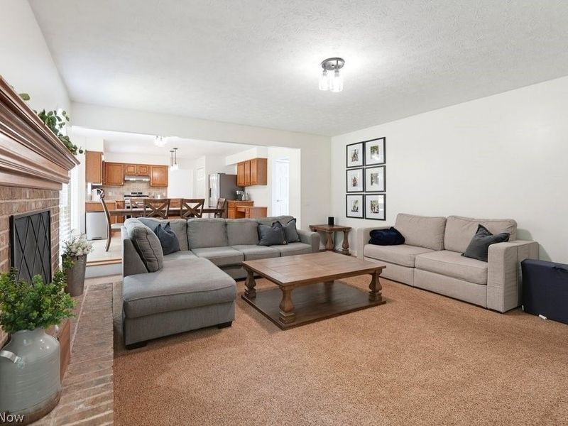 19332 Timber Creek Circle, Strongsville, OH 44136 Photo 14