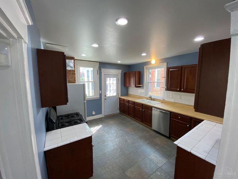 279 Helen Street, Cincinnati, OH 45219 Photo 12
