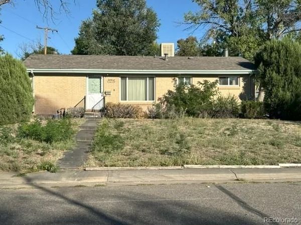 3134 Blackhawk Street , Aurora, CO 80011