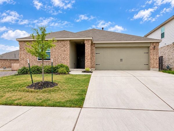 431 Sebring CIR, Hutto, TX 78634
