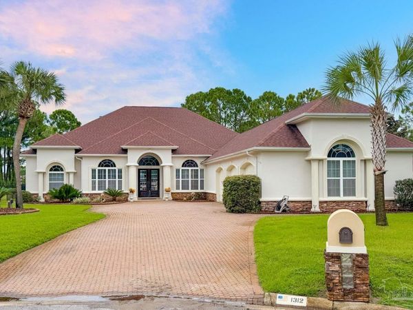 1312 Tour Dr, Gulf Breeze, FL 32563