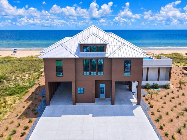 716 E Gorrie Drive, St. George Island, FL 32328