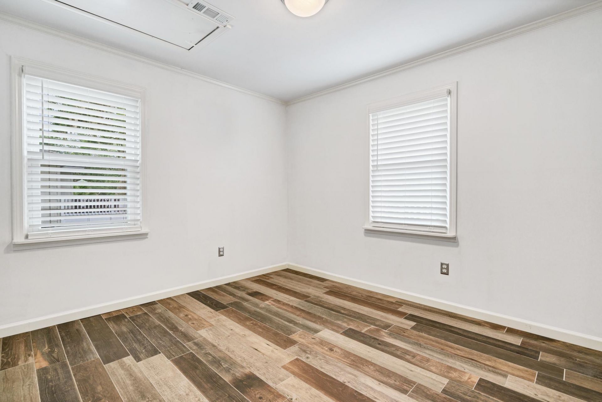 1219 Thistle Street Photo 21