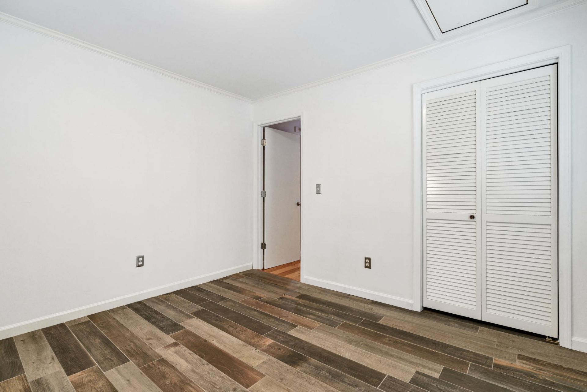 1219 Thistle Street Photo 23