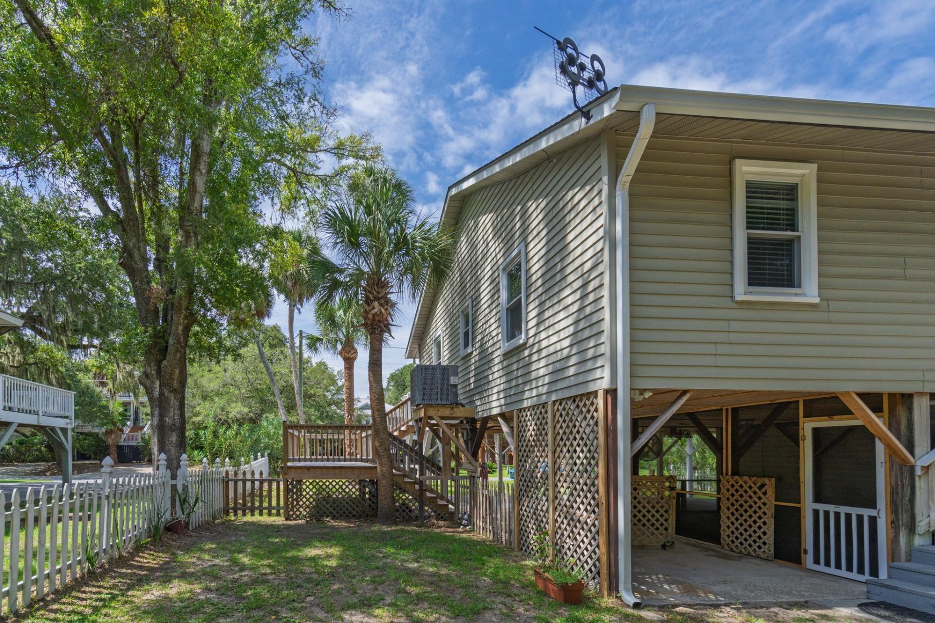 1219 Thistle Street Photo 36