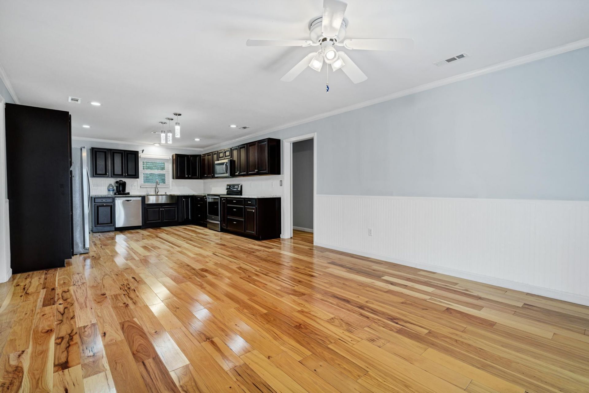 1219 Thistle Street Photo 5