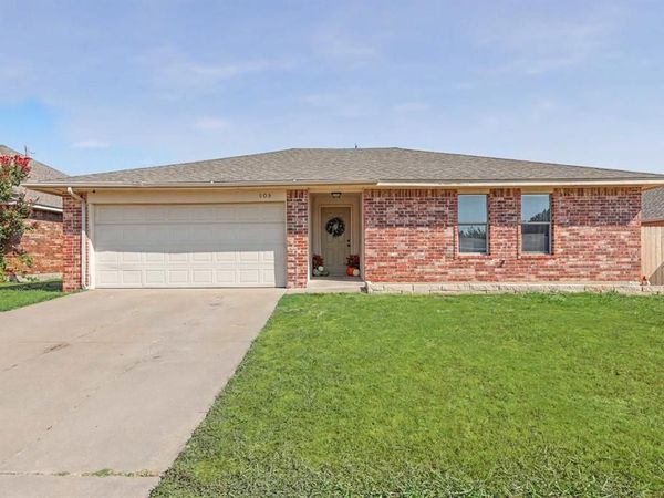 809 NW 18th Street, Moore, OK 73160