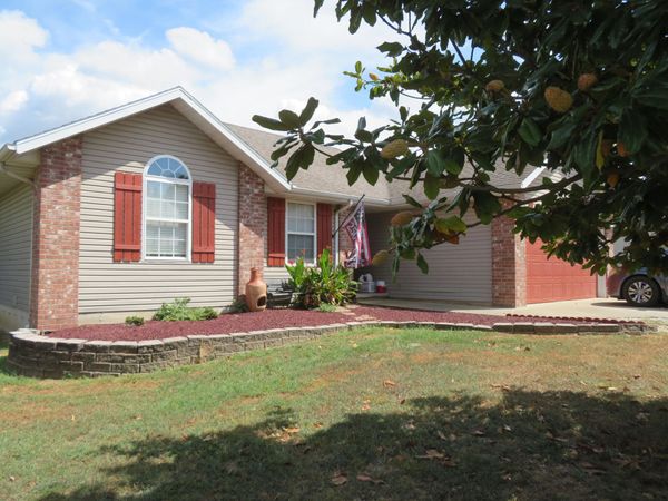 110 Holly Ridge Road , Willard, MO 65781