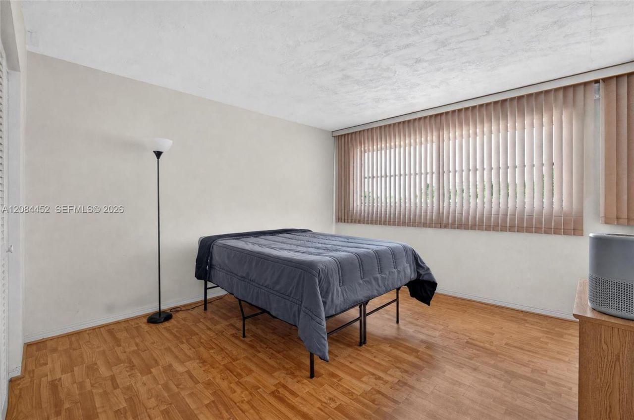 11685 Canal Dr, Unit 303, North Miami, FL 33181 Photo