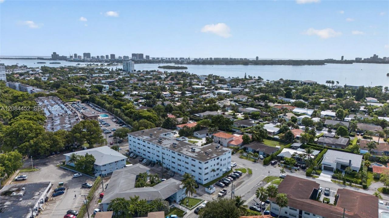 11685 Canal Dr, Unit 303, North Miami, FL 33181 Photo