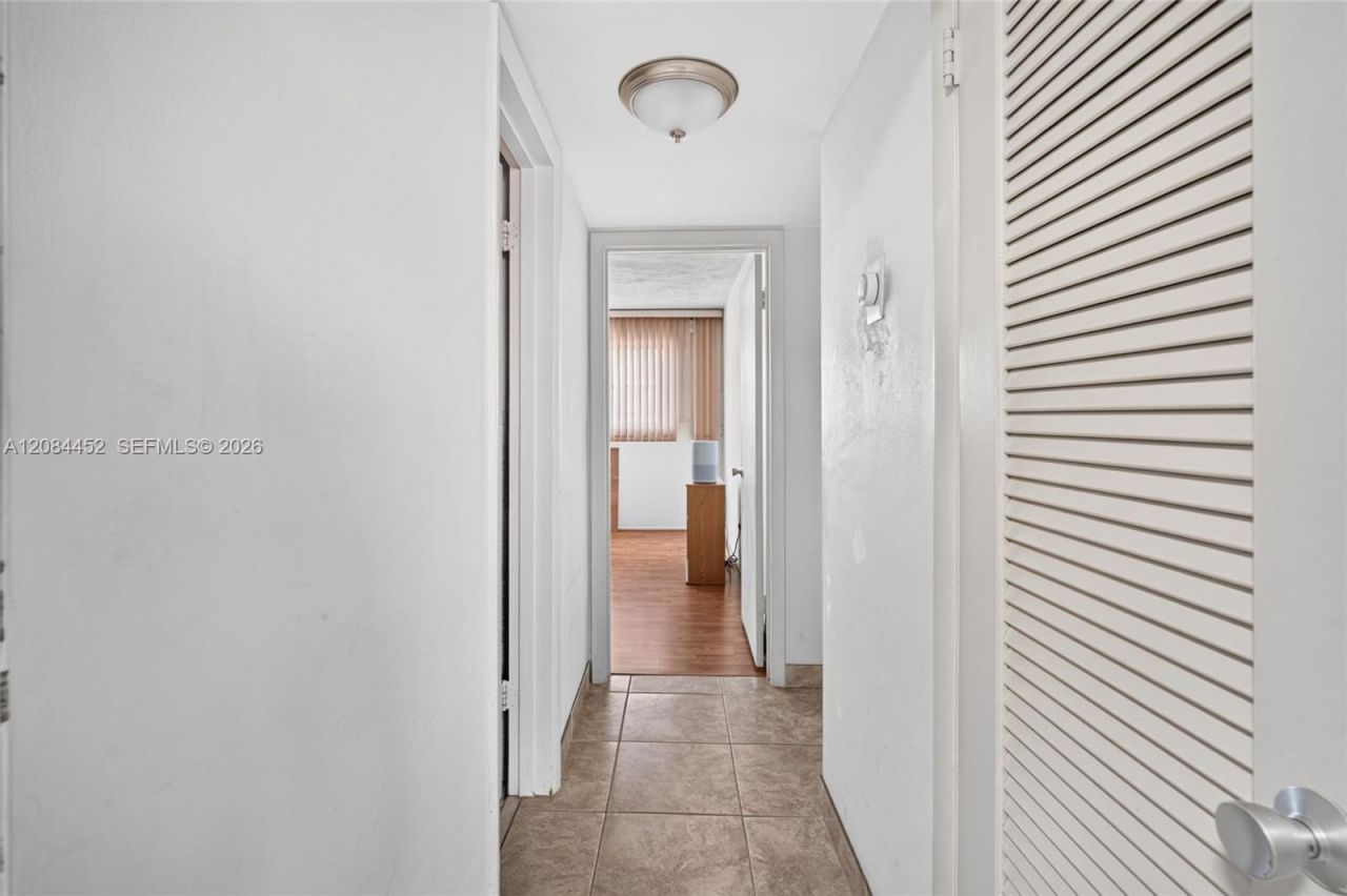 11685 Canal Dr, Unit 303, North Miami, FL 33181 Photo