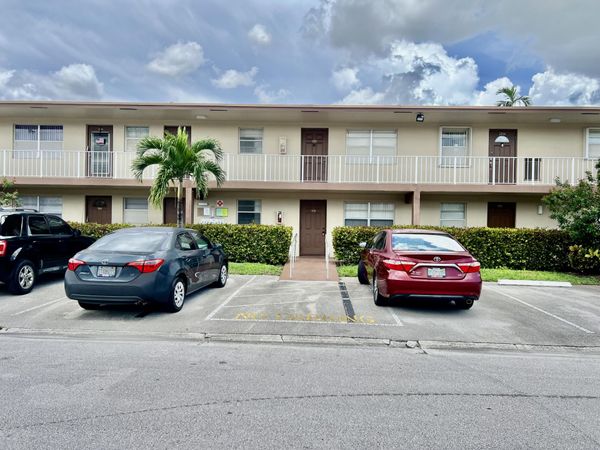 7205 NW 5TH Place, Unit 105, Margate, FL 33063