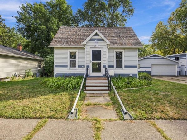 1017 3rd Avenue N, Moorhead, MN 56560