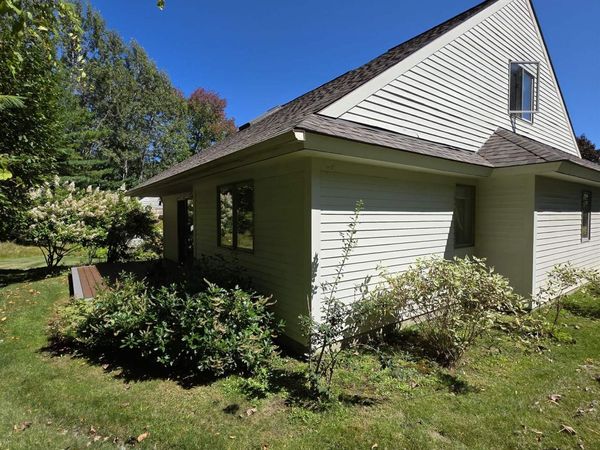 11 Cottage Court, Hartford, VT 05001