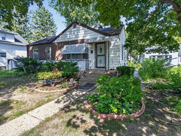 5026 N 27th STREET, Milwaukee, WI 53209