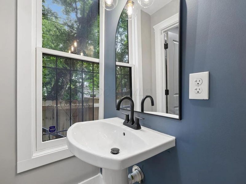330 Loeffler Avenue , Unit 330, Columbus, OH 43205 Photo 4